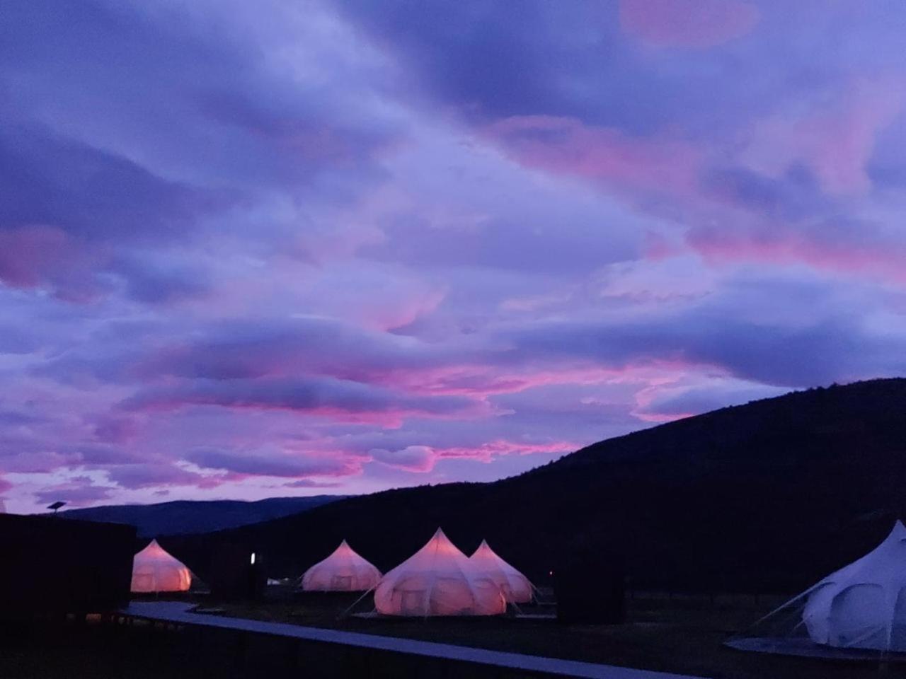 Chilenativo Riverside Camp Torres del Paine National Park Екстериор снимка